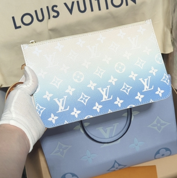 $SOLD OUT$Blue Tote & Lrg Pochette New w/ Box & Dustbag - Picture 3 of 16